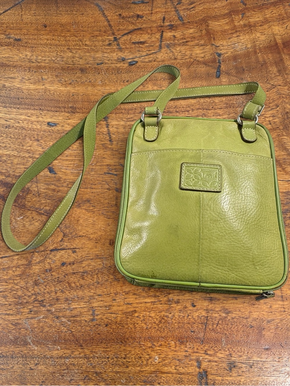 Fossil Vintage Crossbody Organizer Bag Lime Green Pebbled Leather Purse
